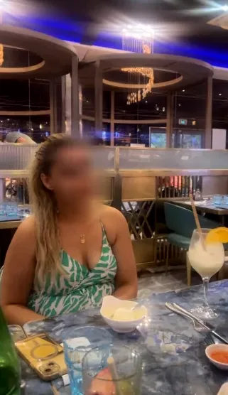 Amira, 40