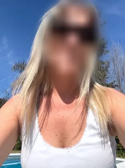 Anna, 40