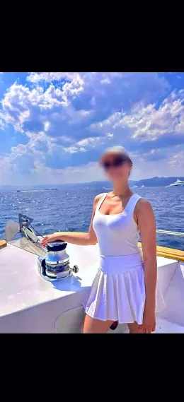 Büsra, 33