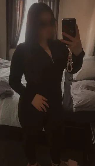 Carla, 25