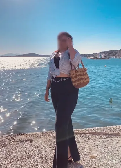 Daniela, 26