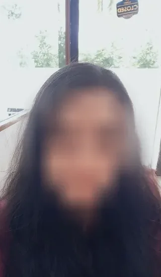 Daniela, 29