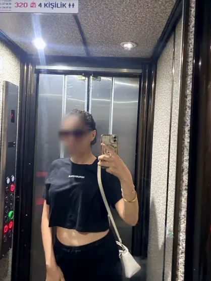 Diana, 33