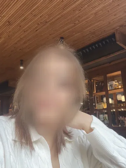 Elena, 40