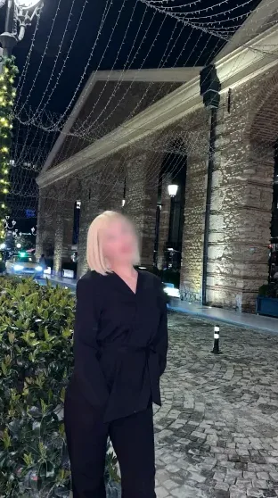 Hannah, 21