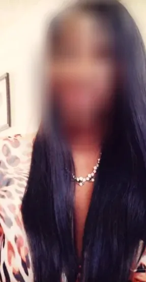 Laura, 39