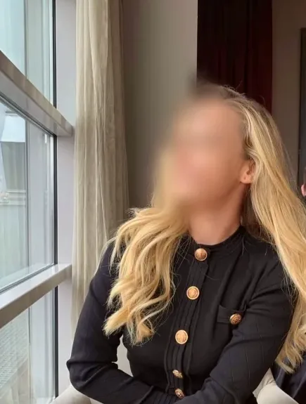 Lucia, 34
