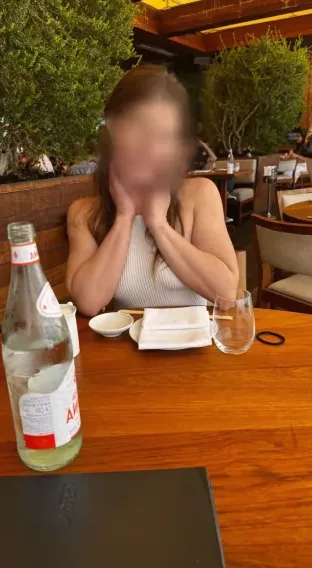 Mia, 30