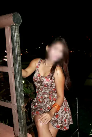 Nadine, 32