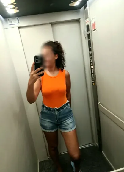 Sandra, 33