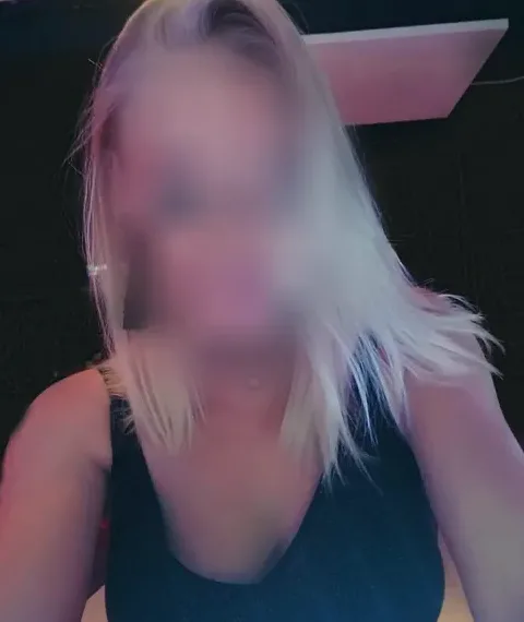 Saskia, 32