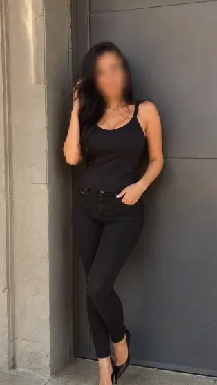 Theresa, 33